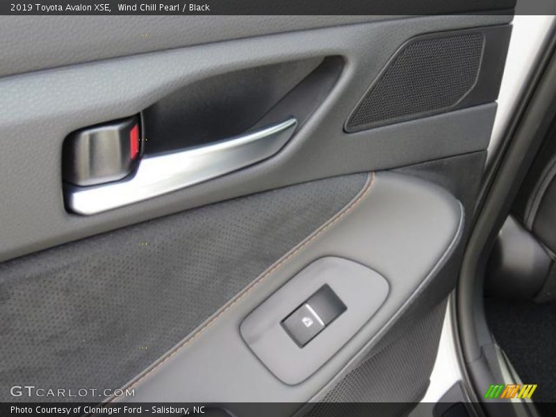 Wind Chill Pearl / Black 2019 Toyota Avalon XSE