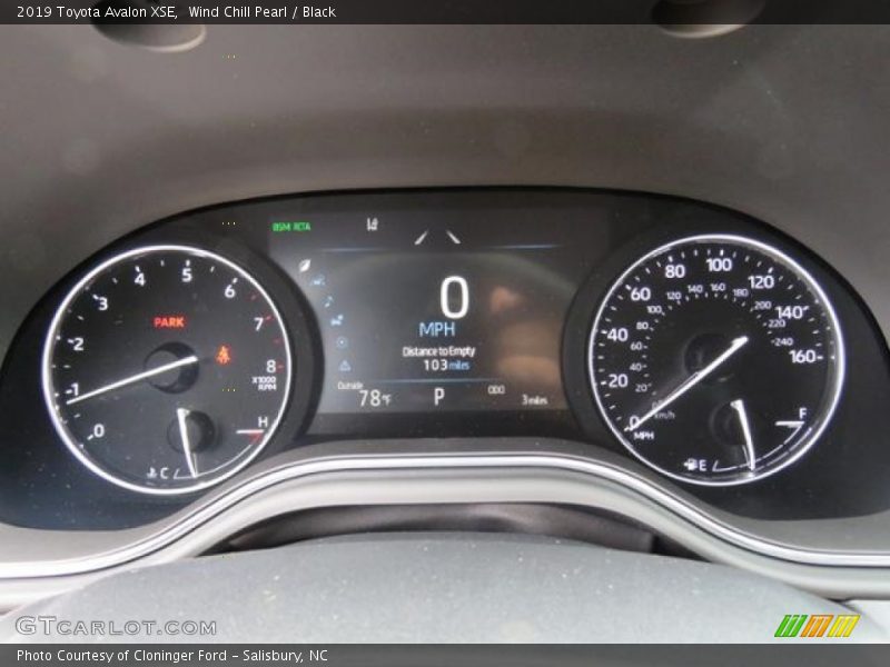 Wind Chill Pearl / Black 2019 Toyota Avalon XSE