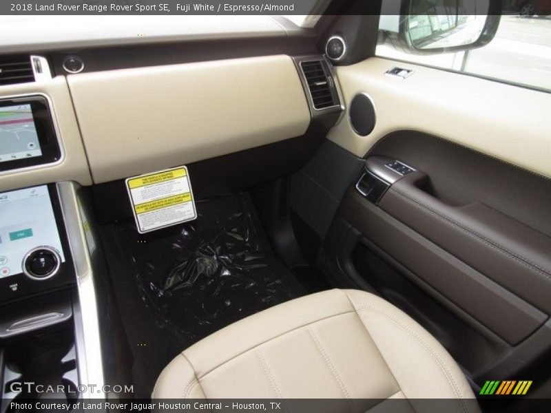 Fuji White / Espresso/Almond 2018 Land Rover Range Rover Sport SE