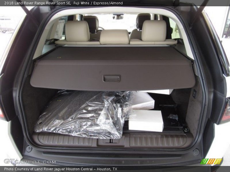 Fuji White / Espresso/Almond 2018 Land Rover Range Rover Sport SE
