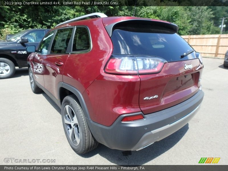 Velvet Red Pearl / Black/Ski Grey 2019 Jeep Cherokee Limited 4x4