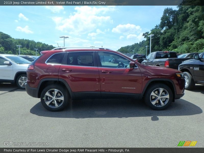 Velvet Red Pearl / Black/Ski Grey 2019 Jeep Cherokee Limited 4x4