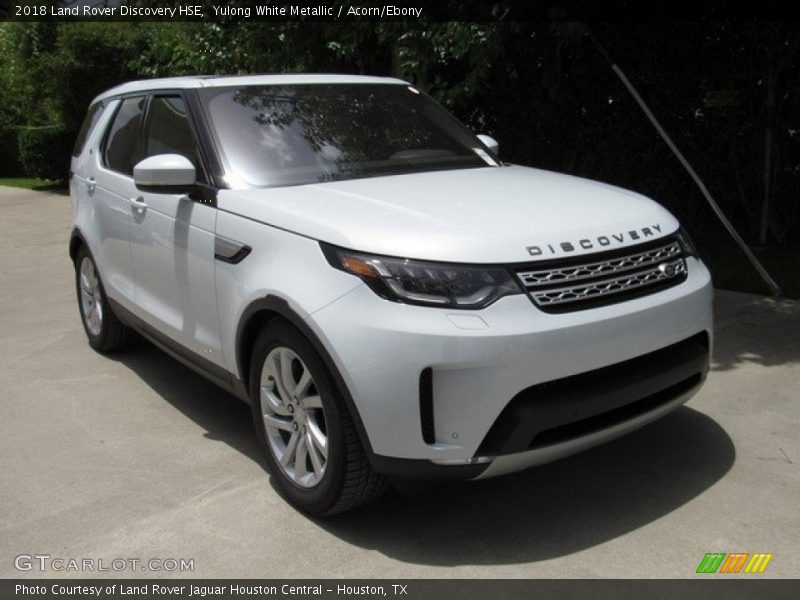 Yulong White Metallic / Acorn/Ebony 2018 Land Rover Discovery HSE