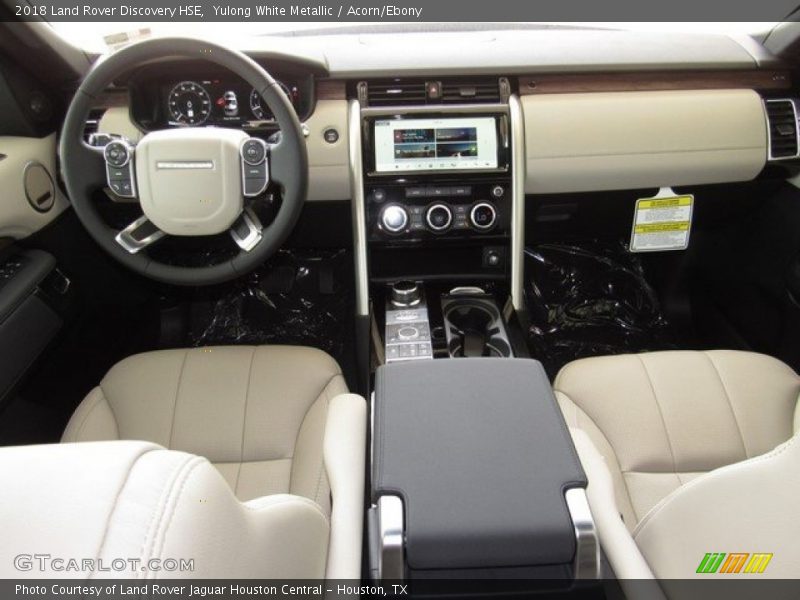 Yulong White Metallic / Acorn/Ebony 2018 Land Rover Discovery HSE
