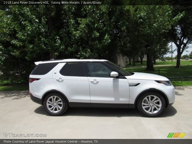 Yulong White Metallic / Acorn/Ebony 2018 Land Rover Discovery HSE