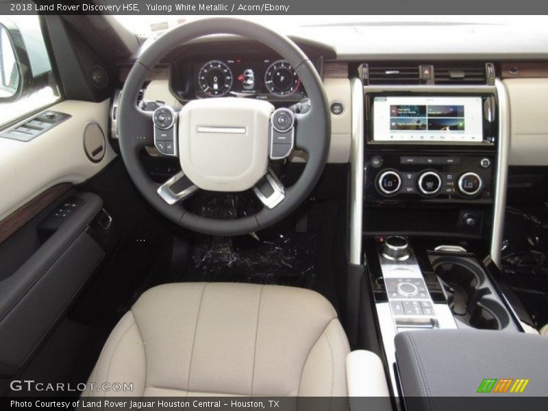 Yulong White Metallic / Acorn/Ebony 2018 Land Rover Discovery HSE