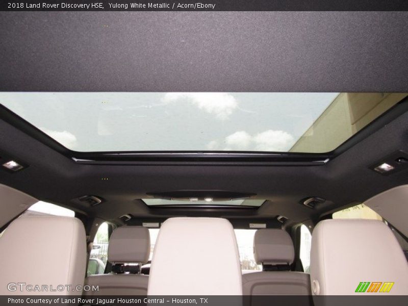 Yulong White Metallic / Acorn/Ebony 2018 Land Rover Discovery HSE