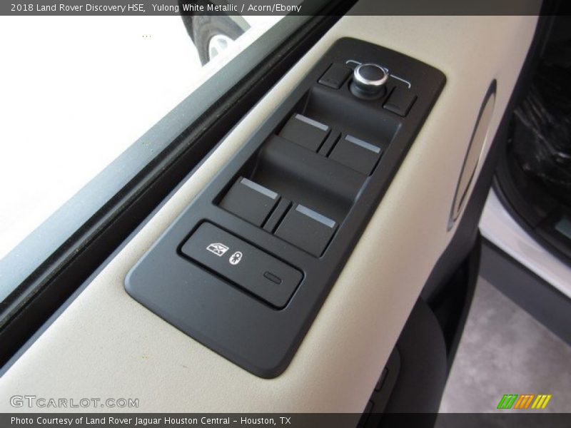 Yulong White Metallic / Acorn/Ebony 2018 Land Rover Discovery HSE