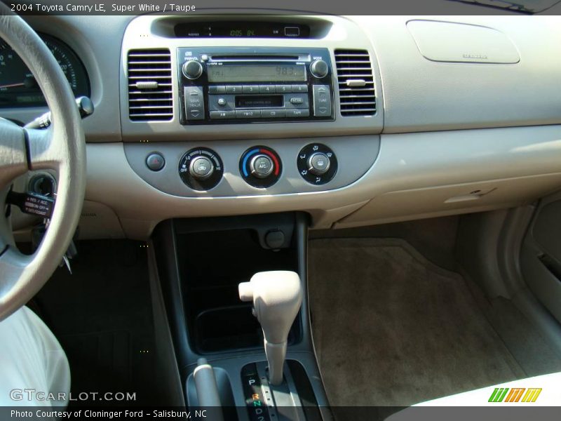Super White / Taupe 2004 Toyota Camry LE