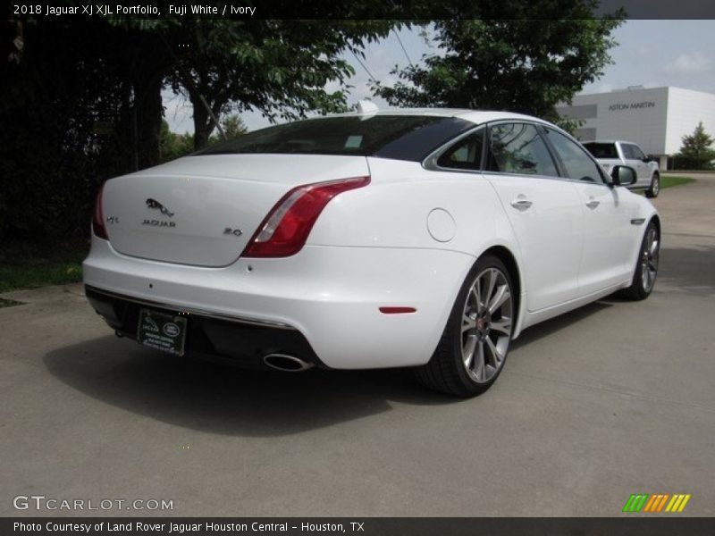 Fuji White / Ivory 2018 Jaguar XJ XJL Portfolio