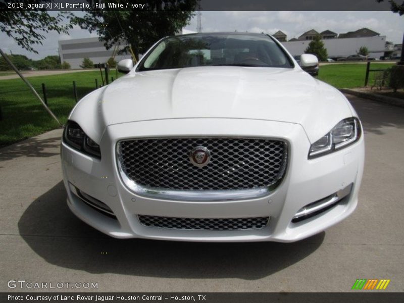 Fuji White / Ivory 2018 Jaguar XJ XJL Portfolio