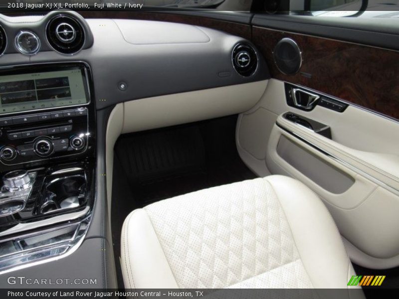 Fuji White / Ivory 2018 Jaguar XJ XJL Portfolio