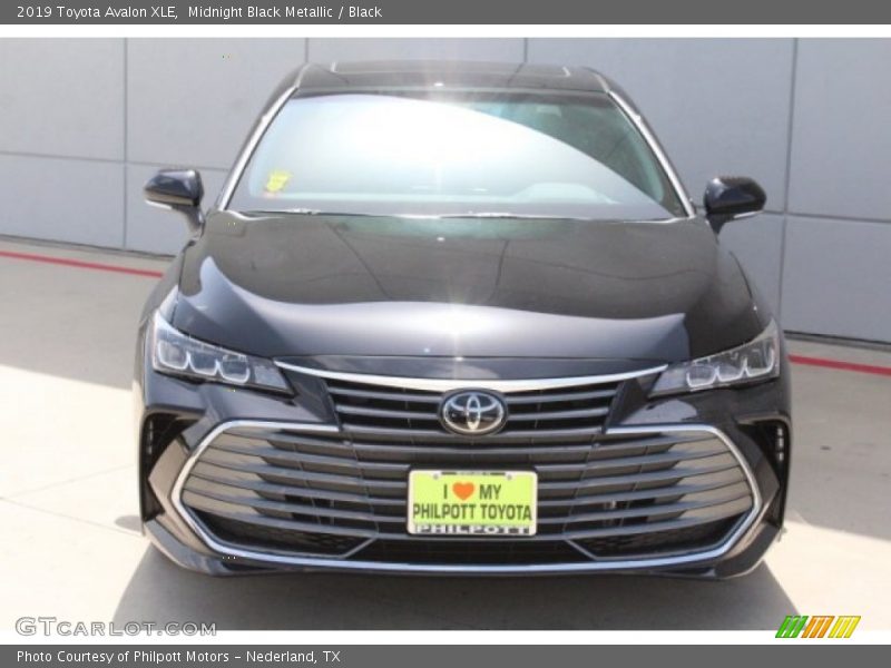 Midnight Black Metallic / Black 2019 Toyota Avalon XLE