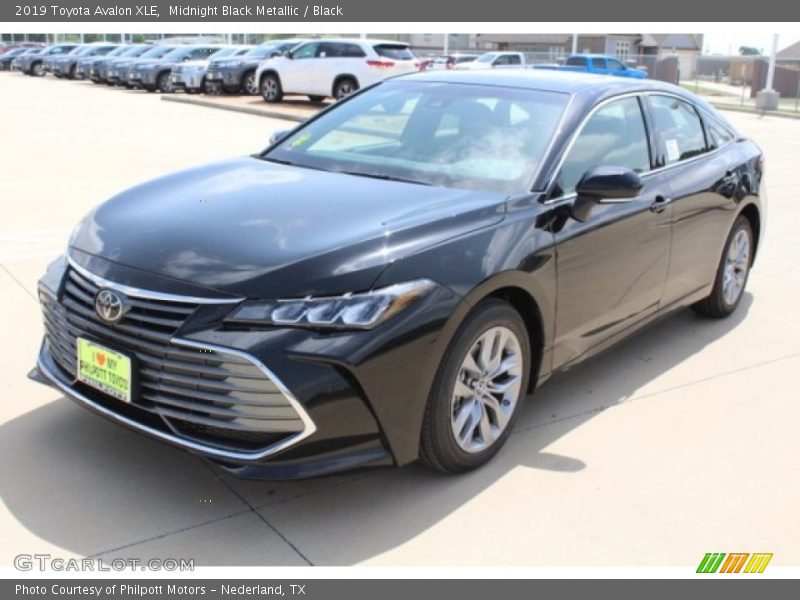 Midnight Black Metallic / Black 2019 Toyota Avalon XLE