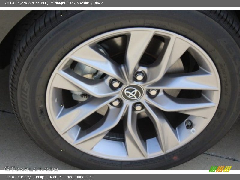 Midnight Black Metallic / Black 2019 Toyota Avalon XLE