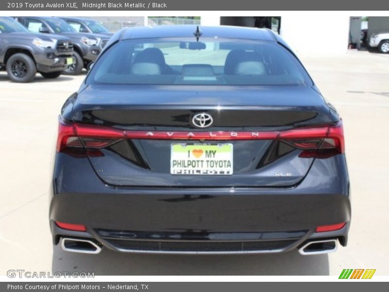Midnight Black Metallic / Black 2019 Toyota Avalon XLE