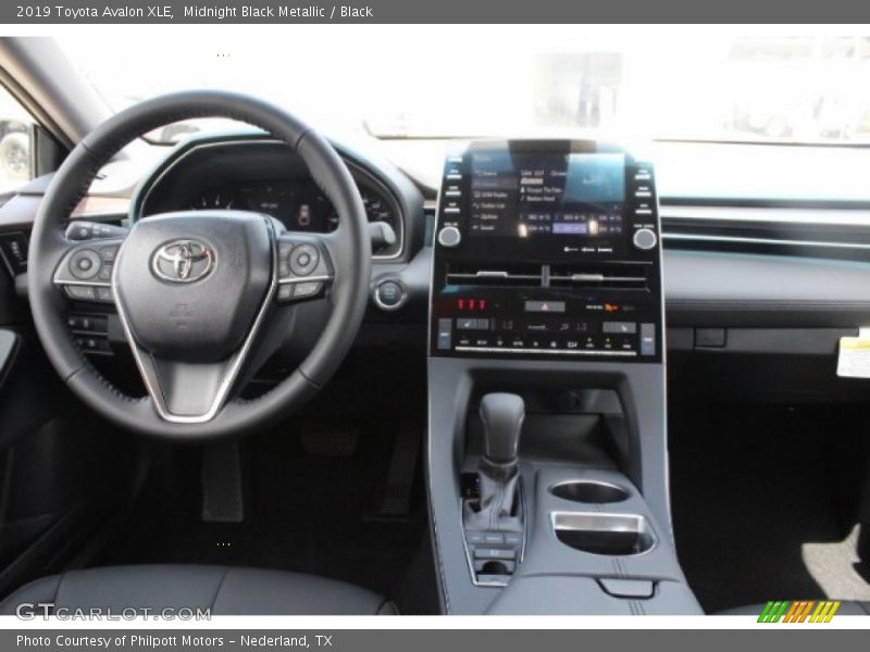 Midnight Black Metallic / Black 2019 Toyota Avalon XLE