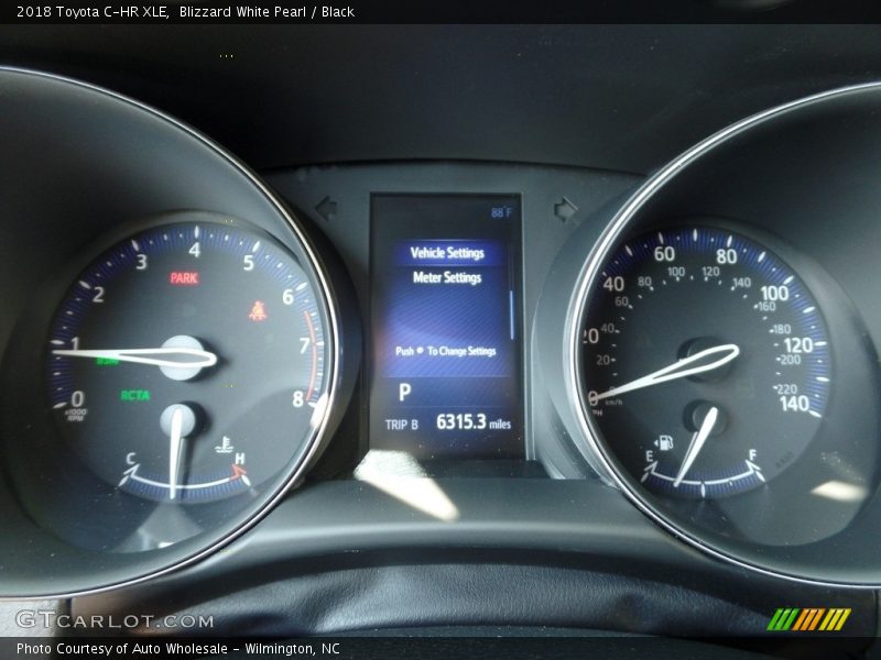 Blizzard White Pearl / Black 2018 Toyota C-HR XLE