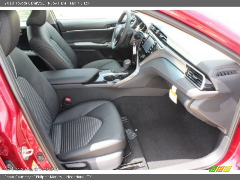 Ruby Flare Pearl / Black 2018 Toyota Camry SE