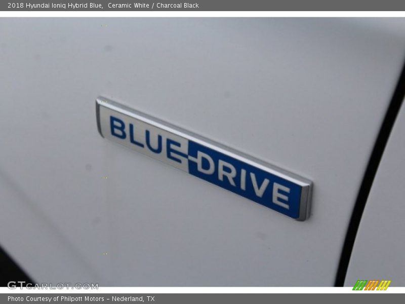 Ceramic White / Charcoal Black 2018 Hyundai Ioniq Hybrid Blue