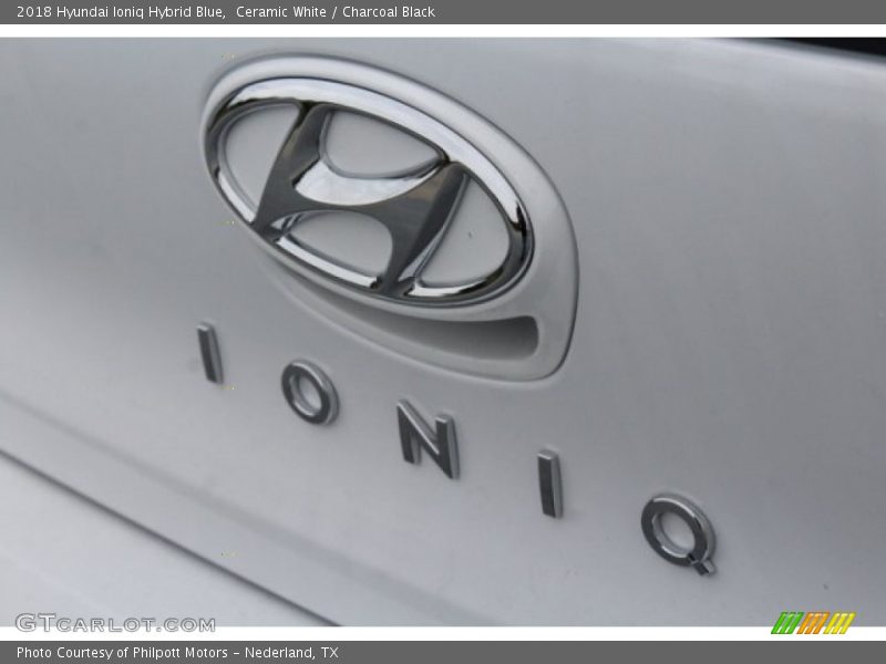 Ceramic White / Charcoal Black 2018 Hyundai Ioniq Hybrid Blue