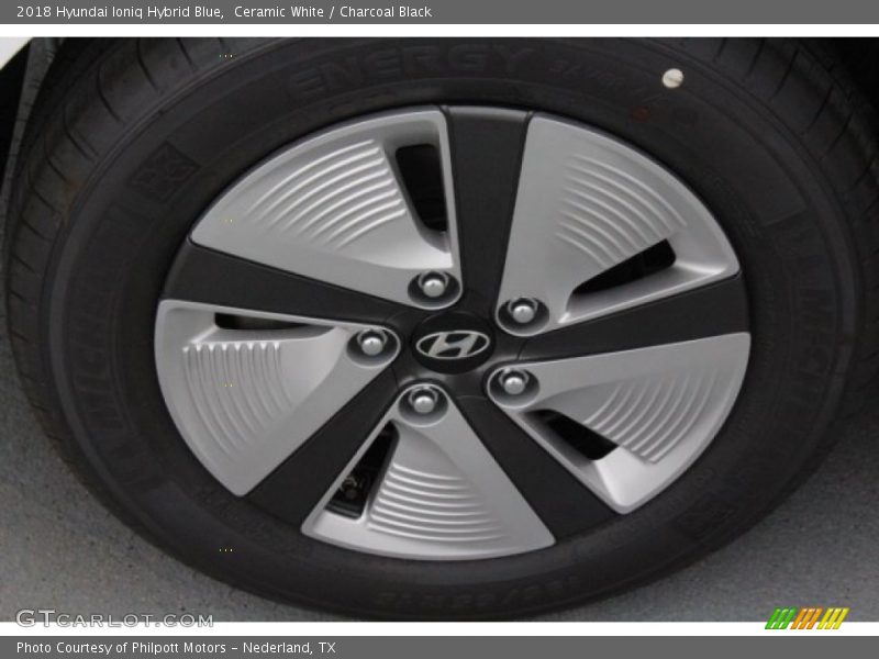 Ceramic White / Charcoal Black 2018 Hyundai Ioniq Hybrid Blue