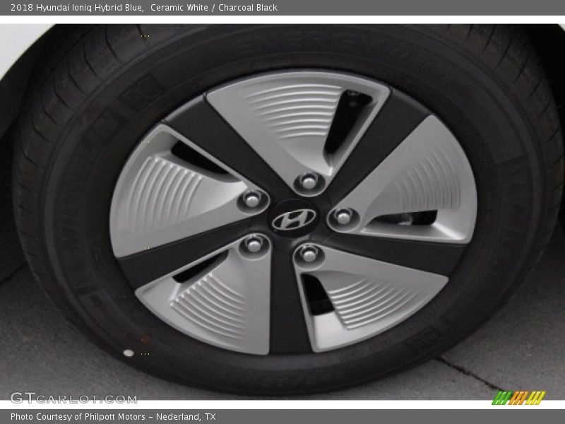 Ceramic White / Charcoal Black 2018 Hyundai Ioniq Hybrid Blue