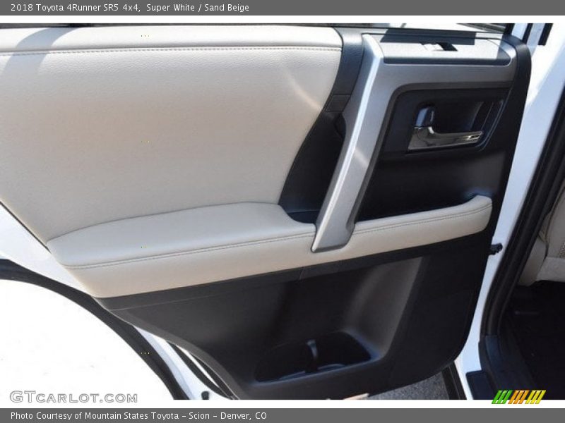 Super White / Sand Beige 2018 Toyota 4Runner SR5 4x4