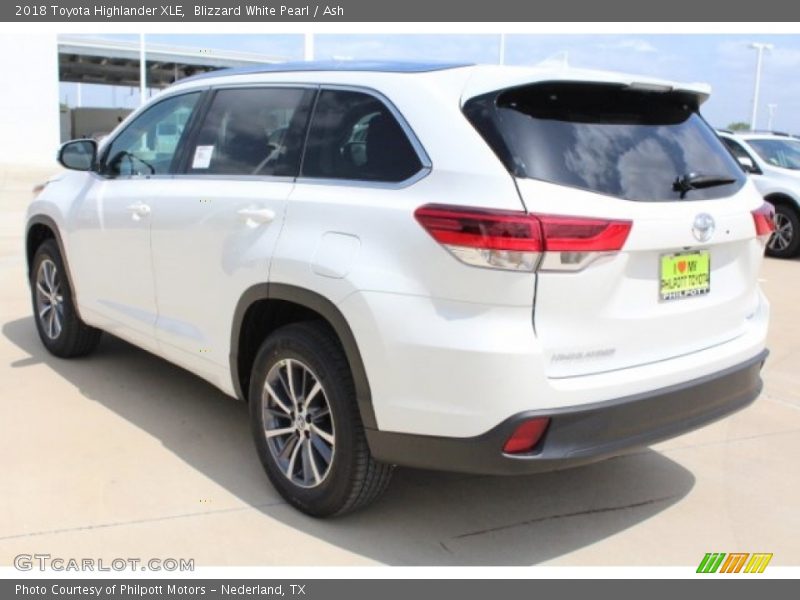 Blizzard White Pearl / Ash 2018 Toyota Highlander XLE