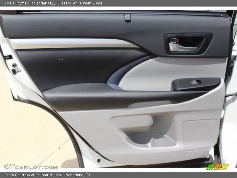 Blizzard White Pearl / Ash 2018 Toyota Highlander XLE