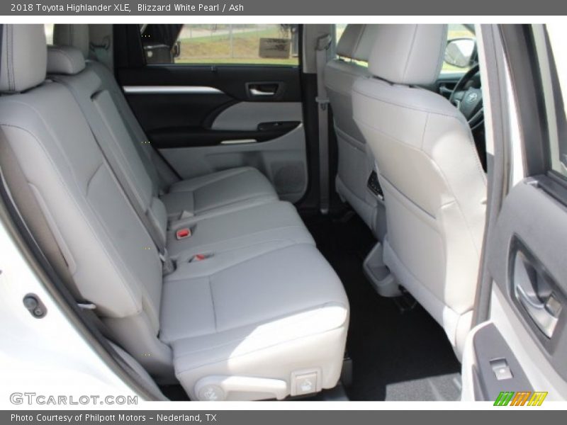 Blizzard White Pearl / Ash 2018 Toyota Highlander XLE