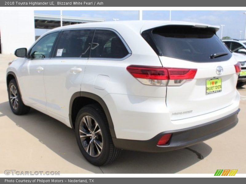 Blizzard White Pearl / Ash 2018 Toyota Highlander LE