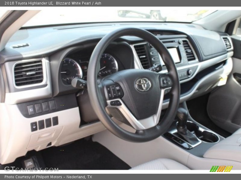 Blizzard White Pearl / Ash 2018 Toyota Highlander LE