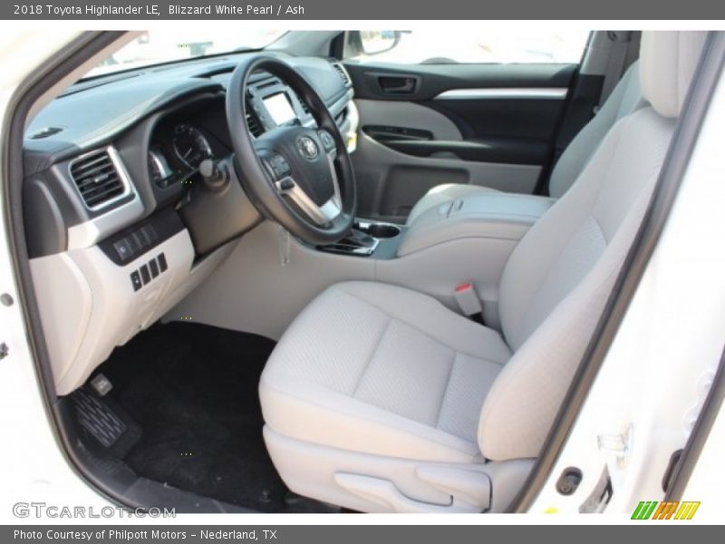Blizzard White Pearl / Ash 2018 Toyota Highlander LE