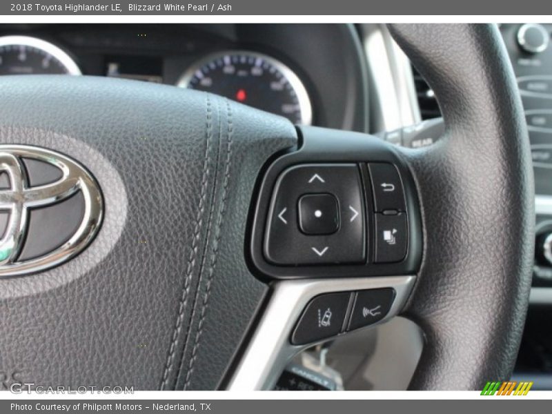 Blizzard White Pearl / Ash 2018 Toyota Highlander LE