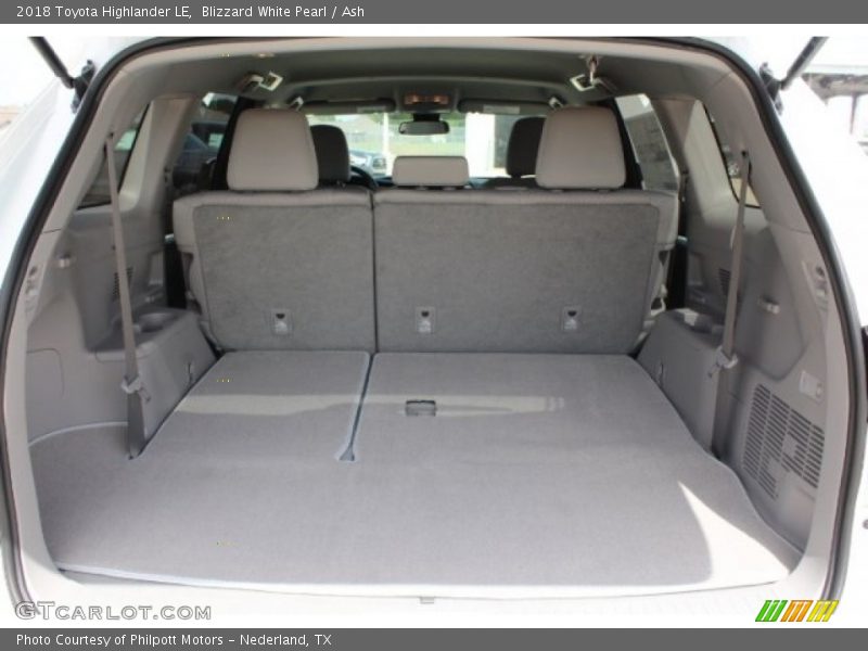 Blizzard White Pearl / Ash 2018 Toyota Highlander LE