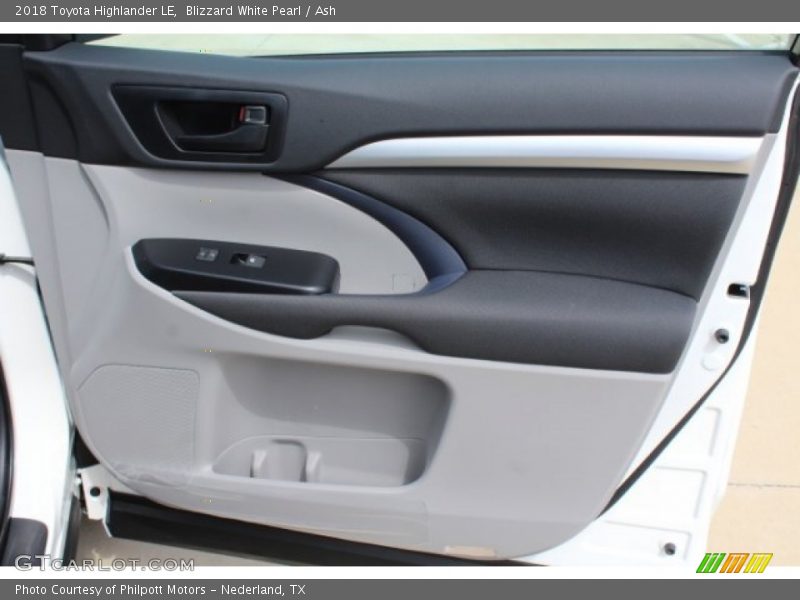 Blizzard White Pearl / Ash 2018 Toyota Highlander LE