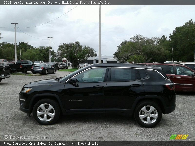 Diamond Black Crystal Pearl / Black/Ski Gray 2018 Jeep Compass Latitude
