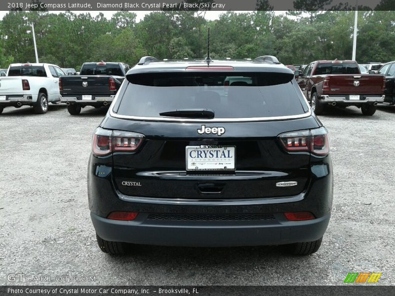 Diamond Black Crystal Pearl / Black/Ski Gray 2018 Jeep Compass Latitude