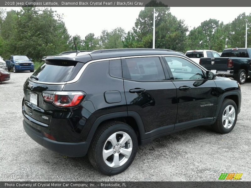 Diamond Black Crystal Pearl / Black/Ski Gray 2018 Jeep Compass Latitude