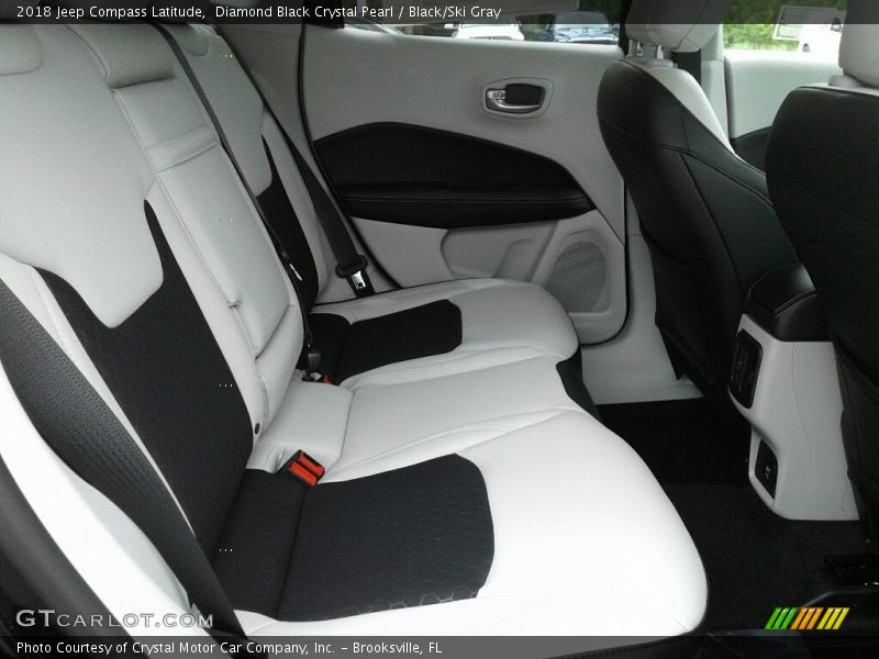 Diamond Black Crystal Pearl / Black/Ski Gray 2018 Jeep Compass Latitude