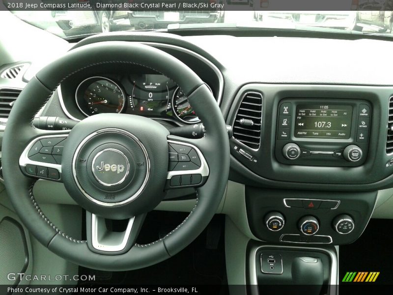 Diamond Black Crystal Pearl / Black/Ski Gray 2018 Jeep Compass Latitude