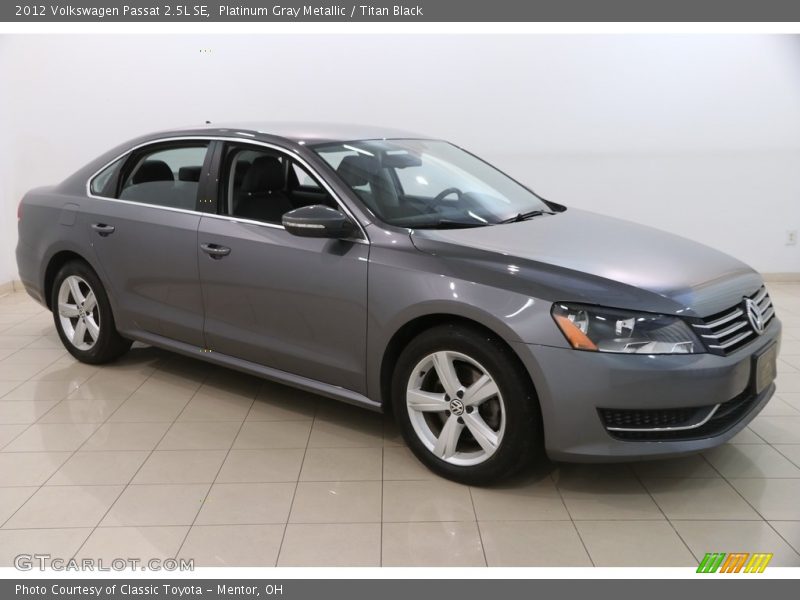 Platinum Gray Metallic / Titan Black 2012 Volkswagen Passat 2.5L SE