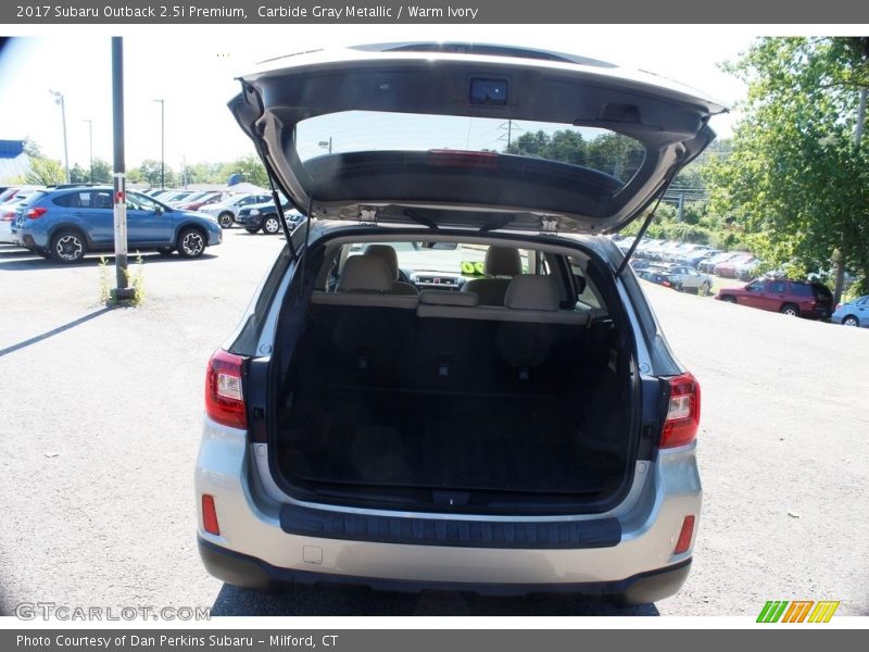 Carbide Gray Metallic / Warm Ivory 2017 Subaru Outback 2.5i Premium