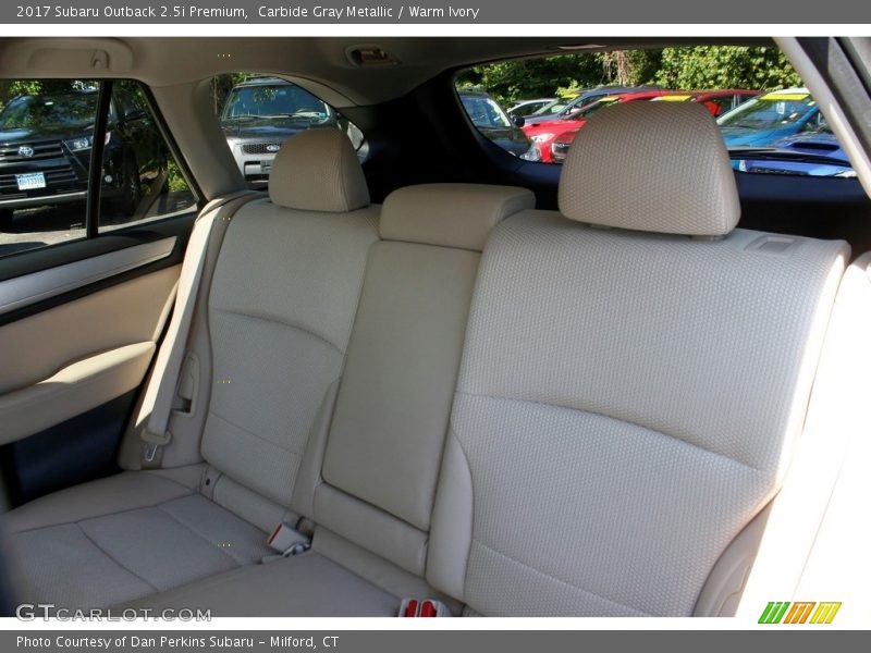 Carbide Gray Metallic / Warm Ivory 2017 Subaru Outback 2.5i Premium