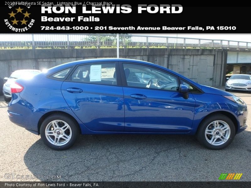 Lightning Blue / Charcoal Black 2018 Ford Fiesta SE Sedan