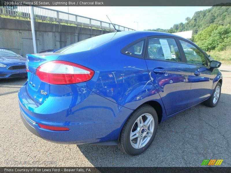 Lightning Blue / Charcoal Black 2018 Ford Fiesta SE Sedan