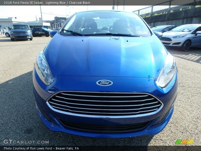 Lightning Blue / Charcoal Black 2018 Ford Fiesta SE Sedan