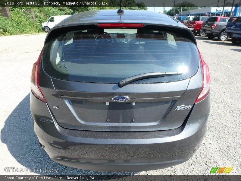 Magnetic / Charcoal Black 2018 Ford Fiesta SE Hatchback