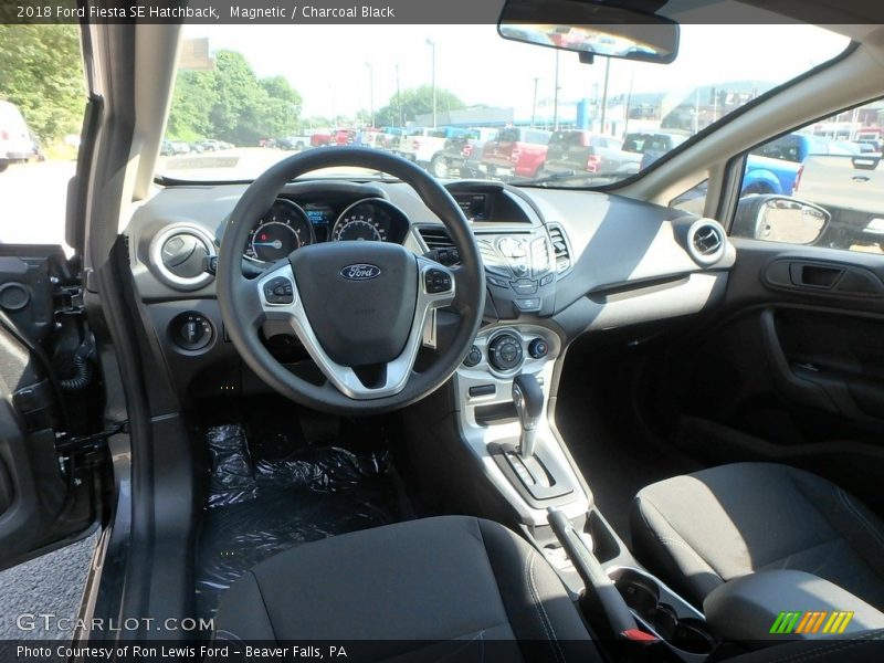 Magnetic / Charcoal Black 2018 Ford Fiesta SE Hatchback